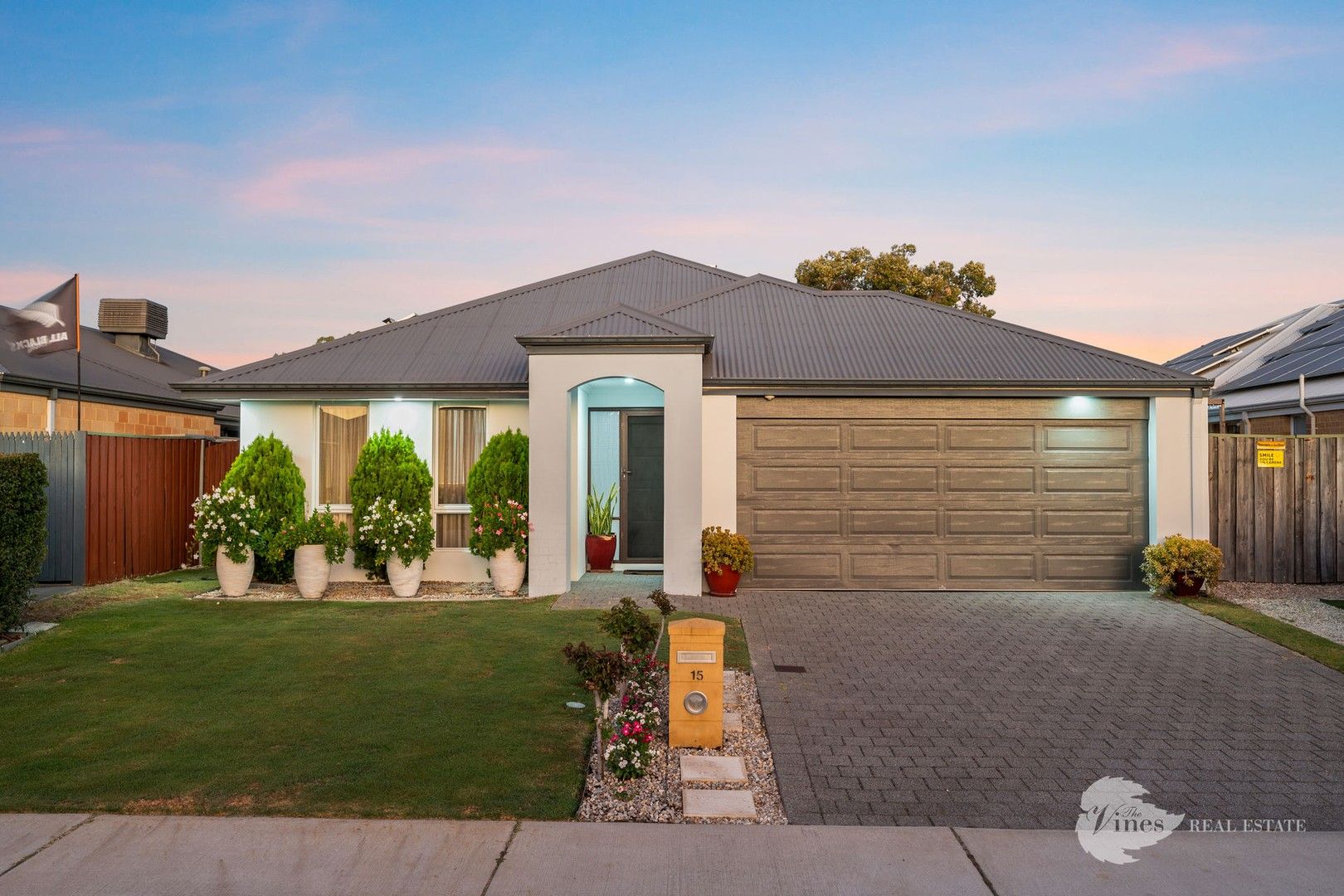 4 bedrooms House in 15 Badham Way ELLENBROOK WA, 6069