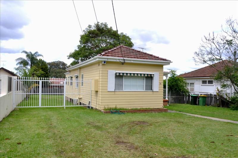 11 Halcyon Ave, Padstow NSW 2211, Image 1