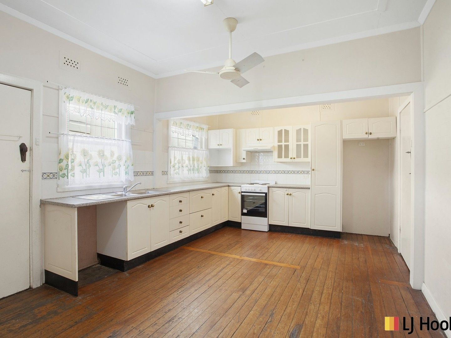 11 Yoorala Road, Yarrawonga Park NSW 2264, Image 0