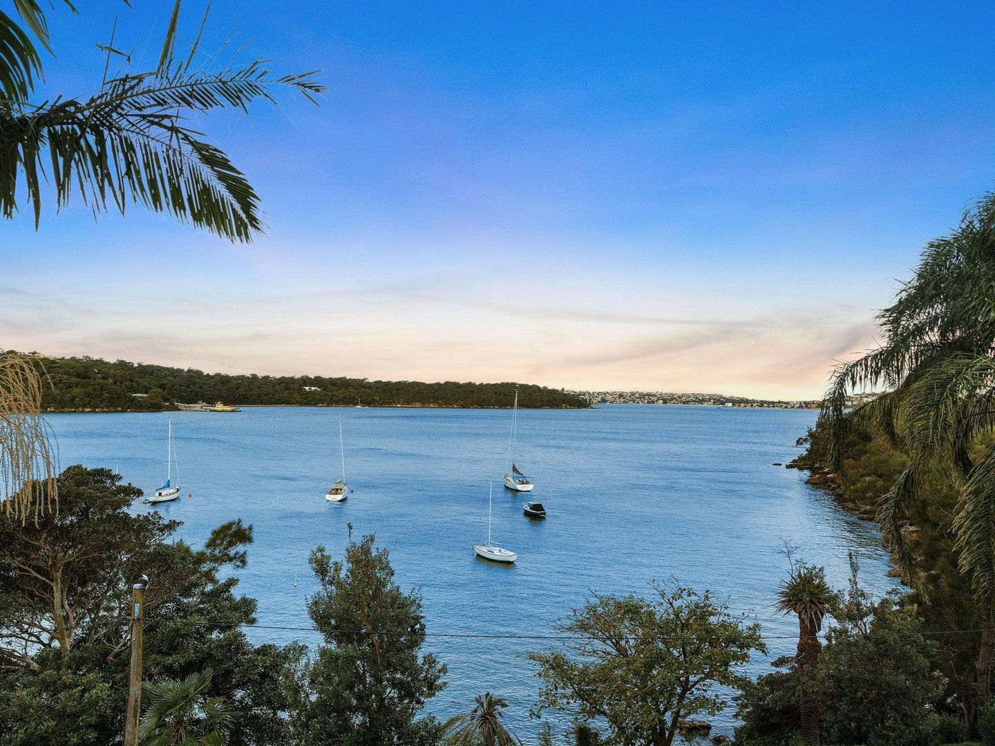 4 bedrooms Apartment / Unit / Flat in 3/2 Wulworra Avenue CREMORNE POINT NSW, 2090