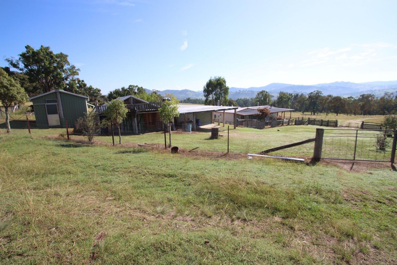 2 bedrooms Rural in 7553 New England Highway TENTERFIELD NSW, 2372