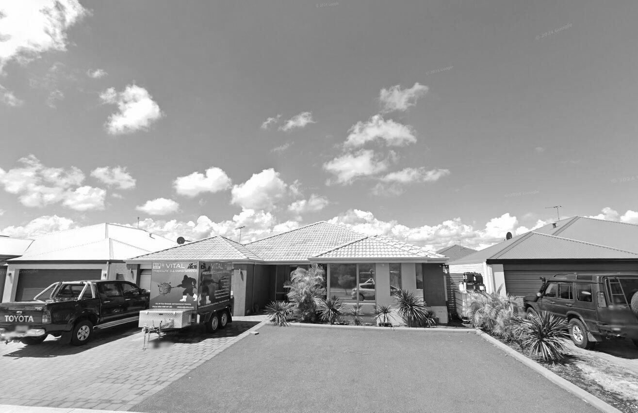 4 bedrooms House in 15 Ivory Way WELLARD WA, 6170
