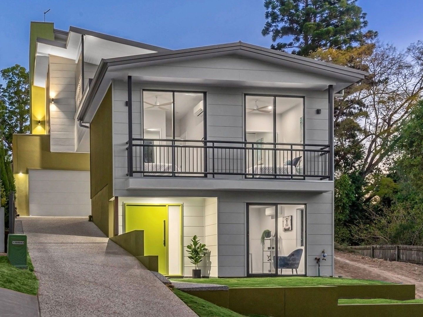18 Oxley Terrace, Corinda QLD 4075, Image 0