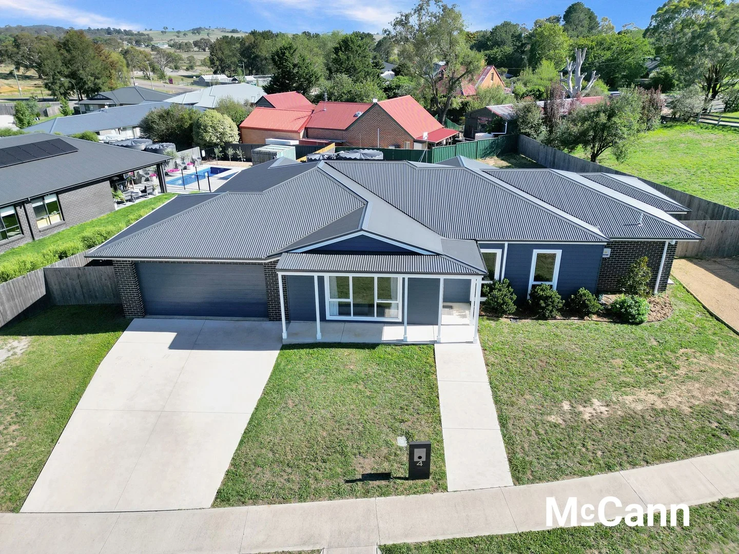 Primary image of 4 Green Avenue, Gunning NSW 2581