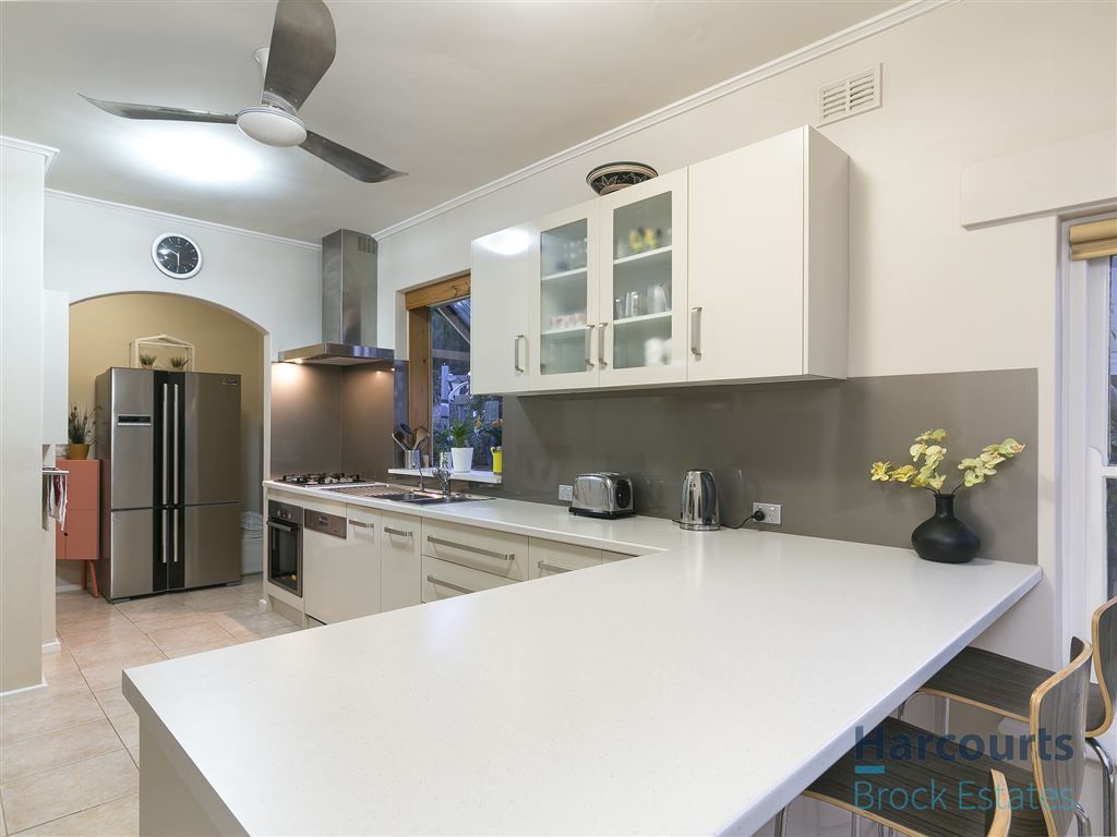 10 Cadell Street, Seaview Downs SA 5049, Image 2