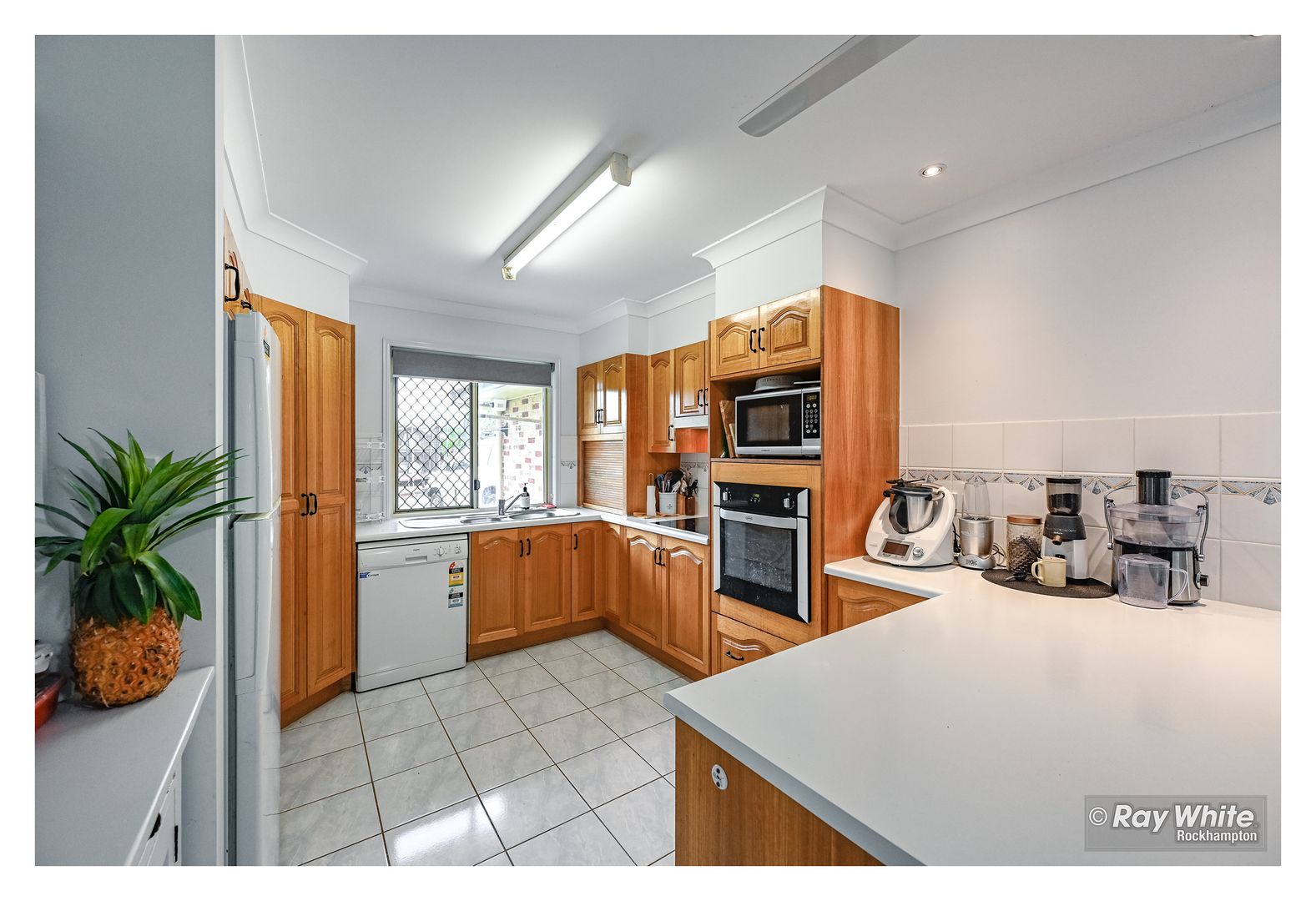 42 Rosewood Drive, Norman Gardens QLD 4701, Image 2