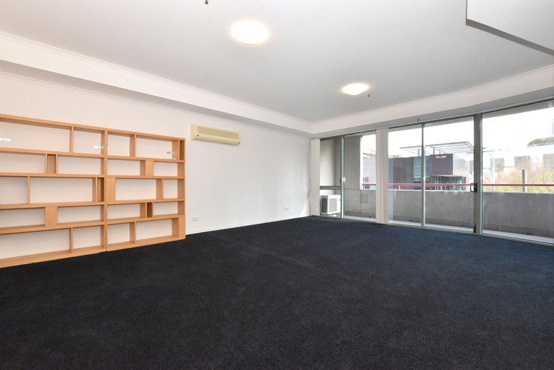 3 bedrooms Apartment / Unit / Flat in 201/83 Queensbridge Street SOUTHBANK VIC, 3006