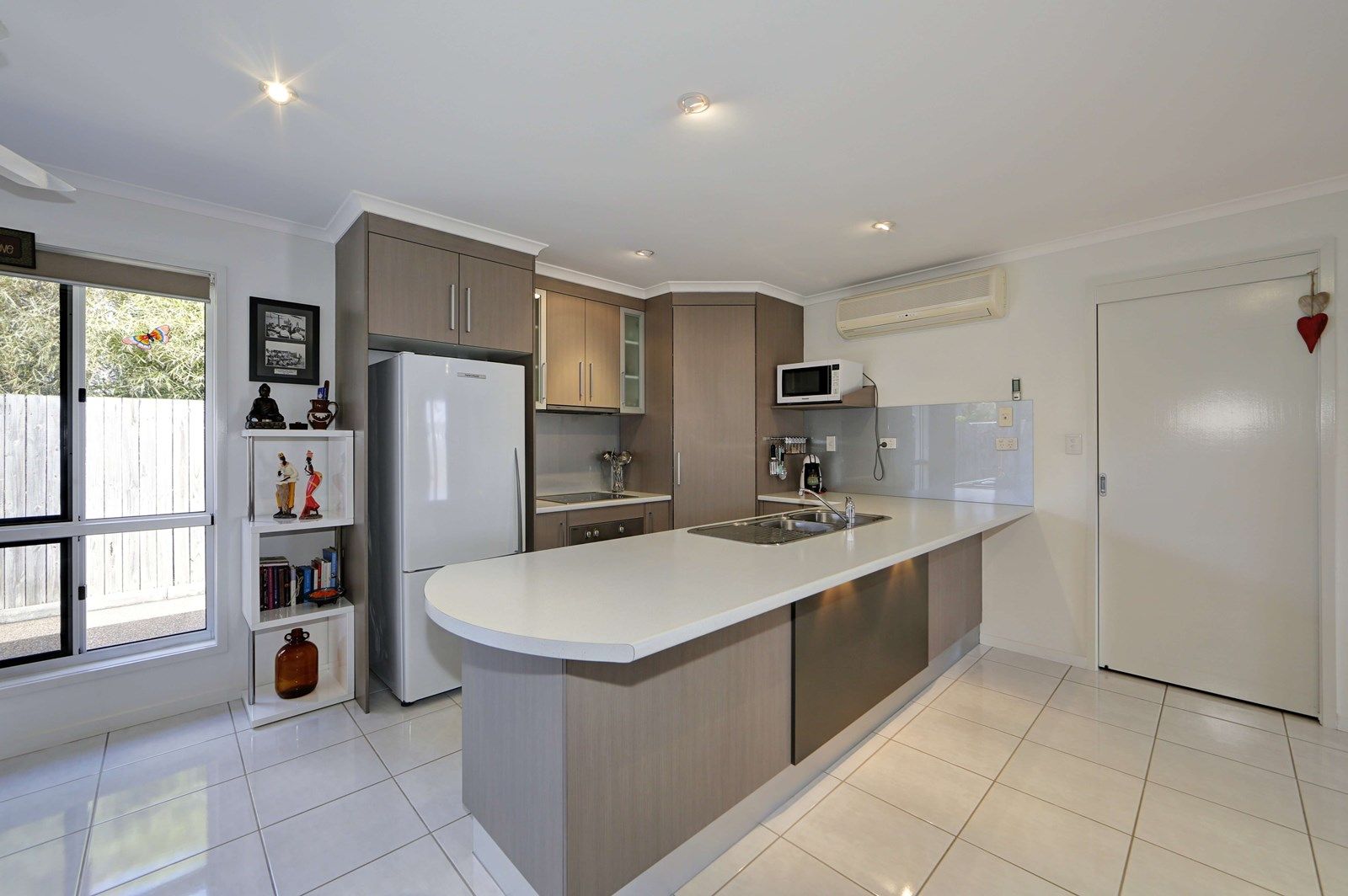 Unit 3/6 Theodore St, Svensson Heights QLD 4670, Image 1