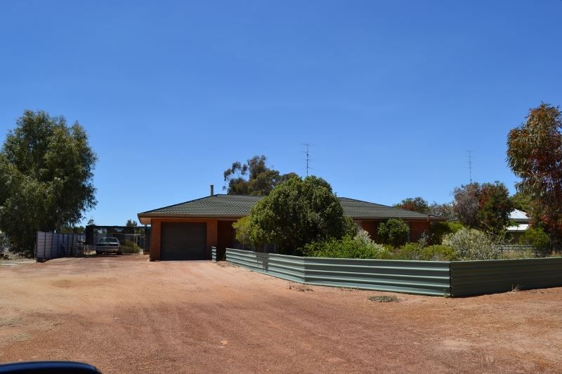 40 Moore St, Kellerberrin WA 6410, Image 1