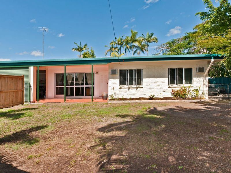 15 Bamboo Street, Holloways Beach Property History & Address Research