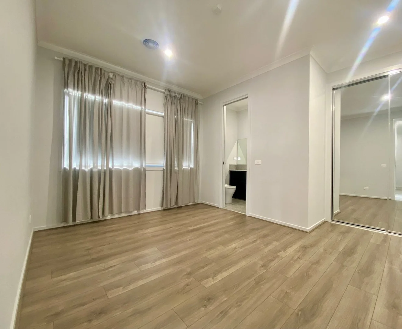 Additional image 9 of 15 Sunburnt Circuit, Clyde North VIC 3978