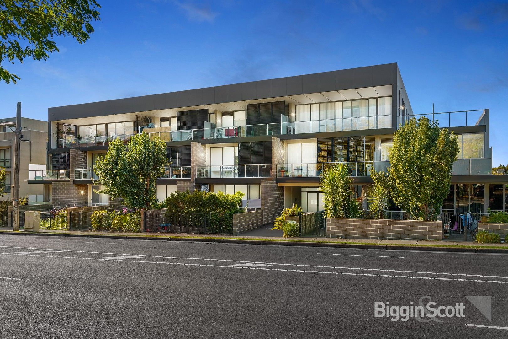 2 bedrooms House in 201/286-290 Blackburn Road GLEN WAVERLEY VIC, 3150