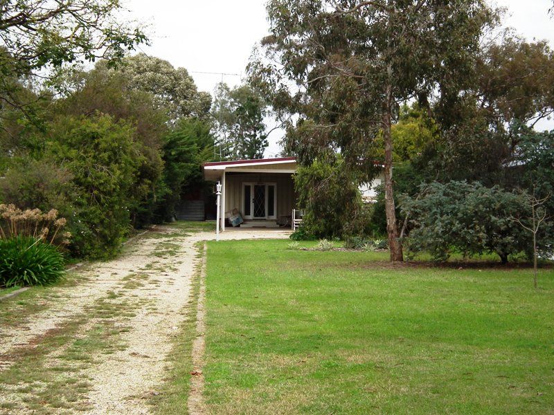 36 McLeod Street, KIRWANS BRIDGE VIC 3608, Image 2