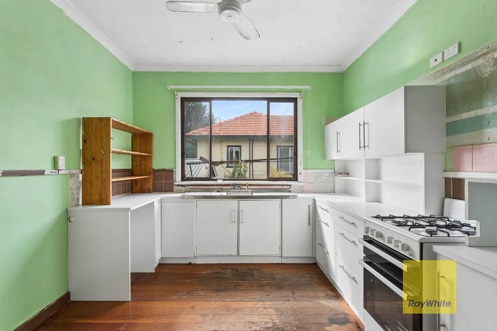 Additional image 10 of 7 Jinda Road, Koongamia WA 6056