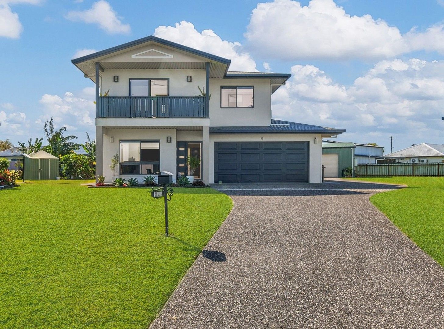 4 bedrooms House in 13 Penna Close INNISFAIL ESTATE QLD, 4860