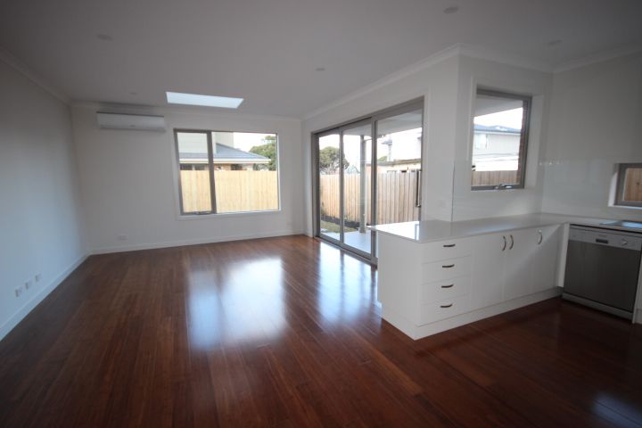2/37 First Street, Clayton South VIC 3169, Image 2