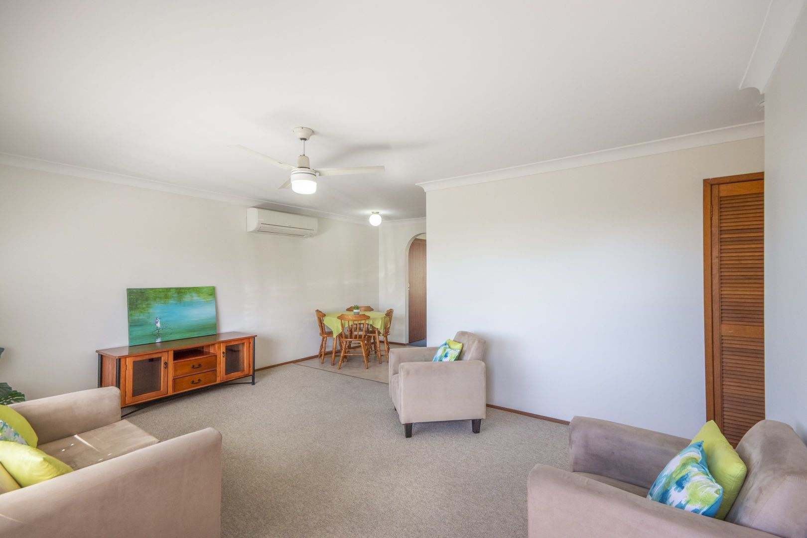 8 Peach Avenue, Tumbi Umbi NSW 2261, Image 2