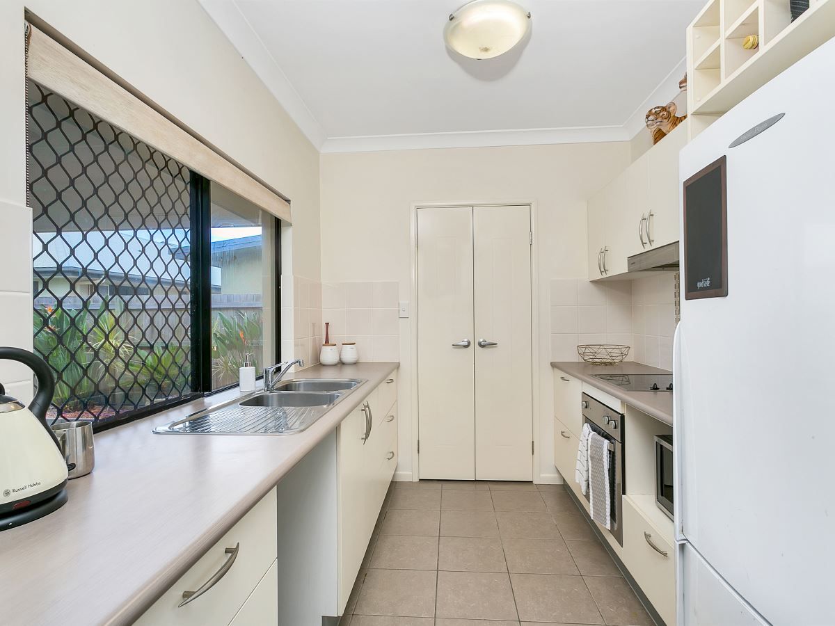 4 Rothesay Bend, Trinity Park QLD 4879, Image 2