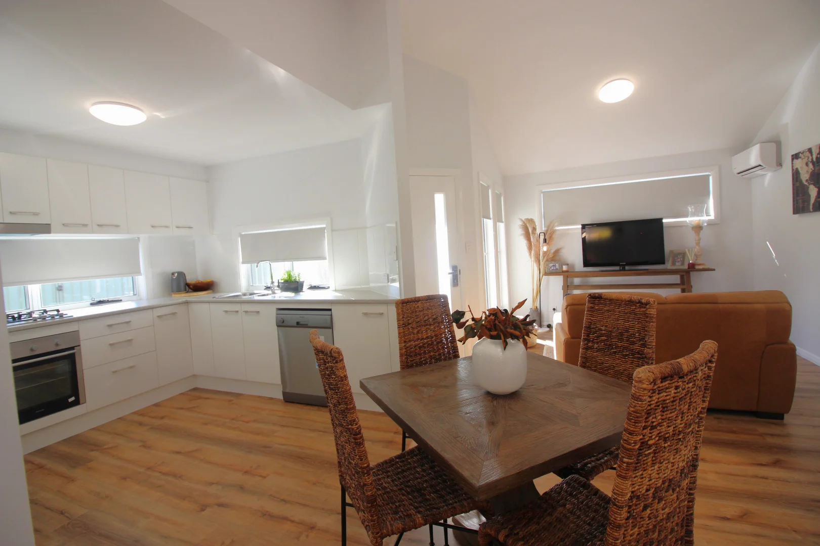 Additional image 3 of 1 Byarong Avenue, Point Clare NSW 2250