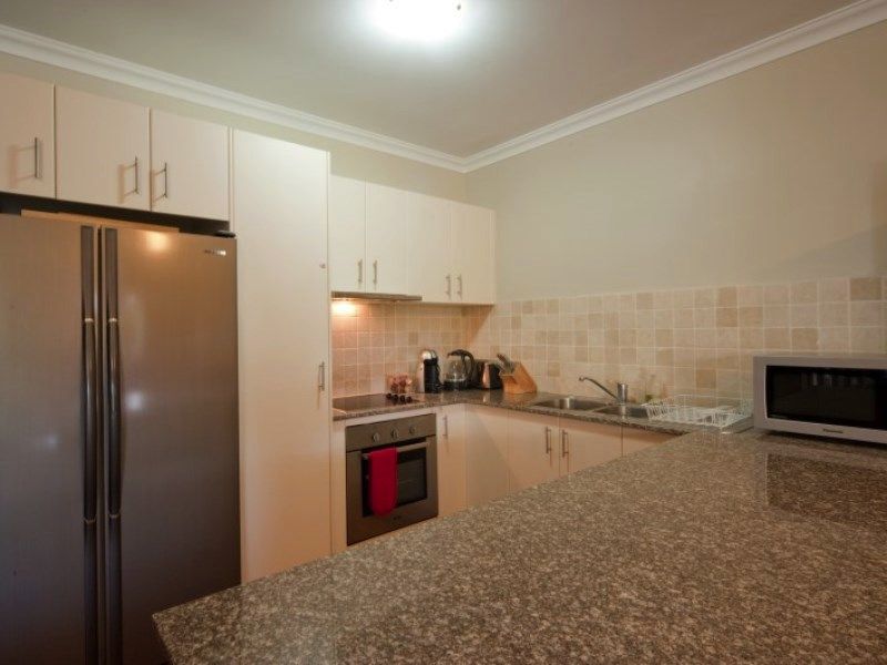 Unit 8/21 Shute Harbour Rd, Cannonvale QLD 4802, Image 2