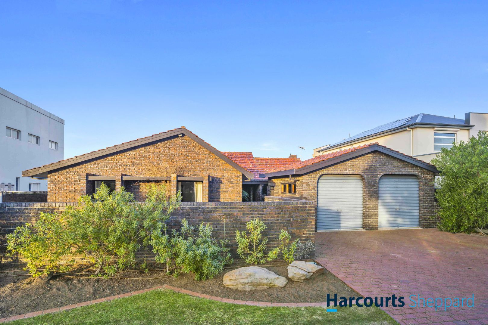 16 Bluelake Court, Tennyson SA 5022, Image 1