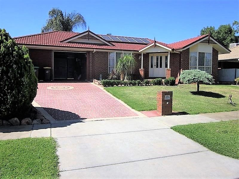 4 bedrooms House in 4 VIOLET COURT WANGARATTA VIC, 3677