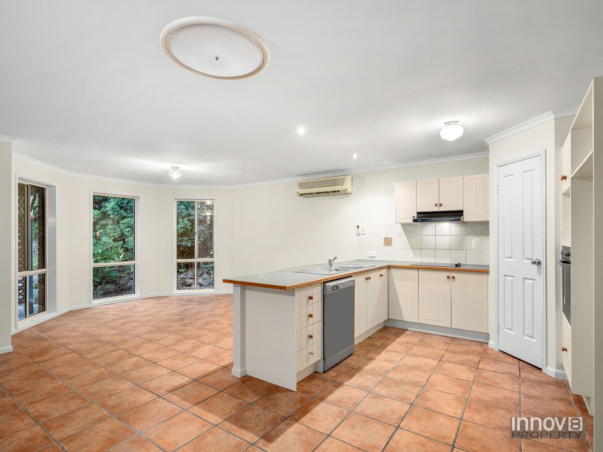 4 Calliston Court, Cashmere QLD 4500, Image 2