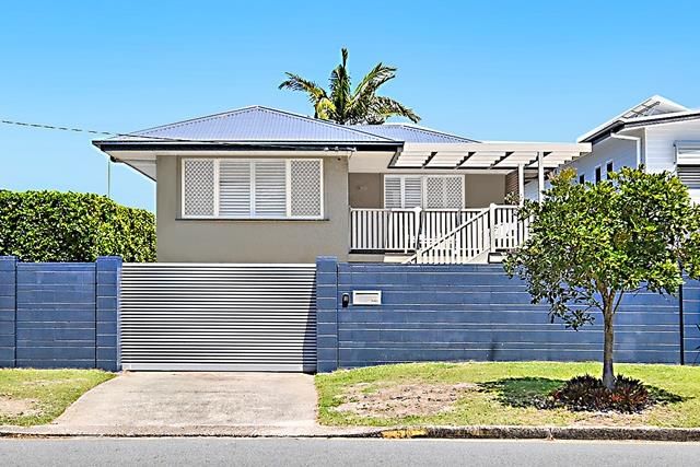 3 bedrooms House in 54 Cypress Terrace PALM BEACH QLD, 4221
