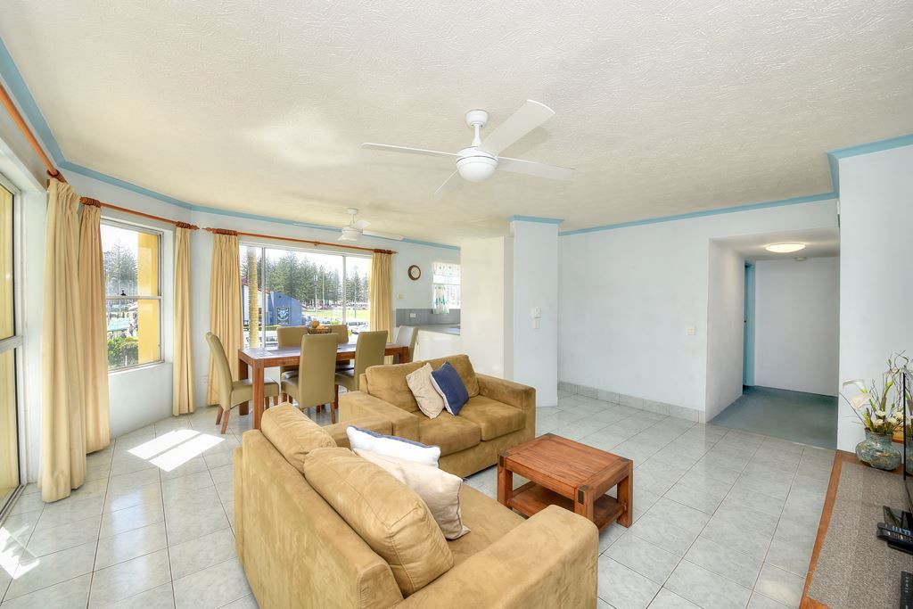 5/166 Surf Parade, Broadbeach QLD 4218, Image 2