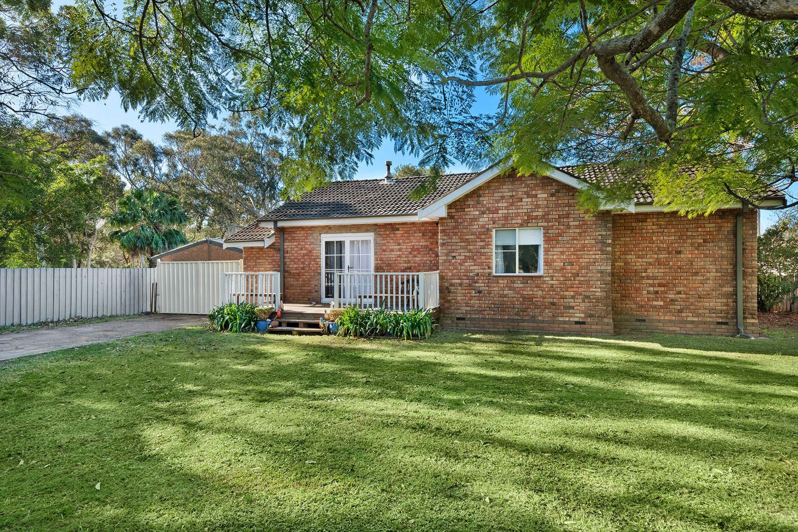 1 Byron Avenue, North Nowra NSW 2541 Domain