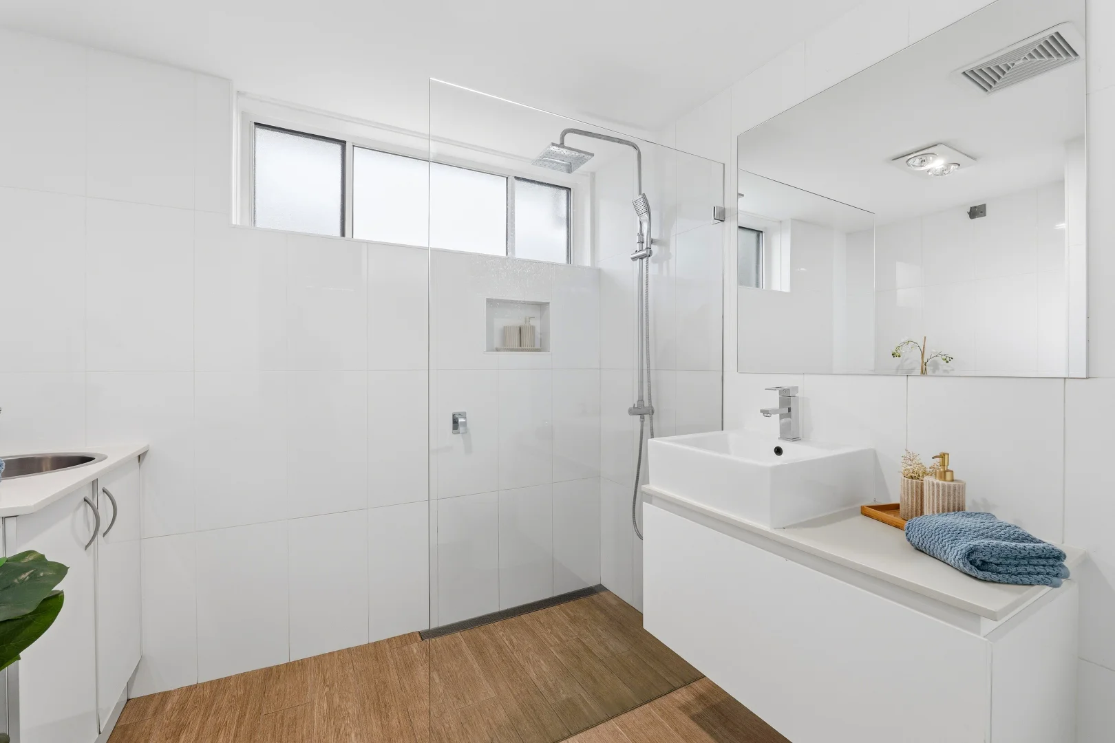 Additional image 11 of 2/133 Ocean View Drive, Wamberal NSW 2260