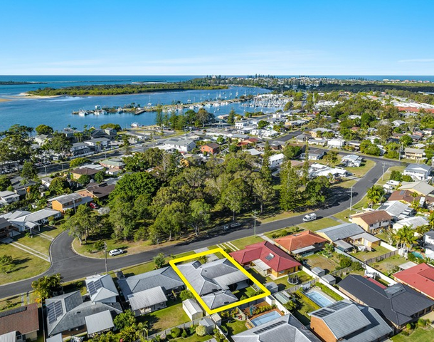 16 Coonawarra Court, Yamba NSW 2464