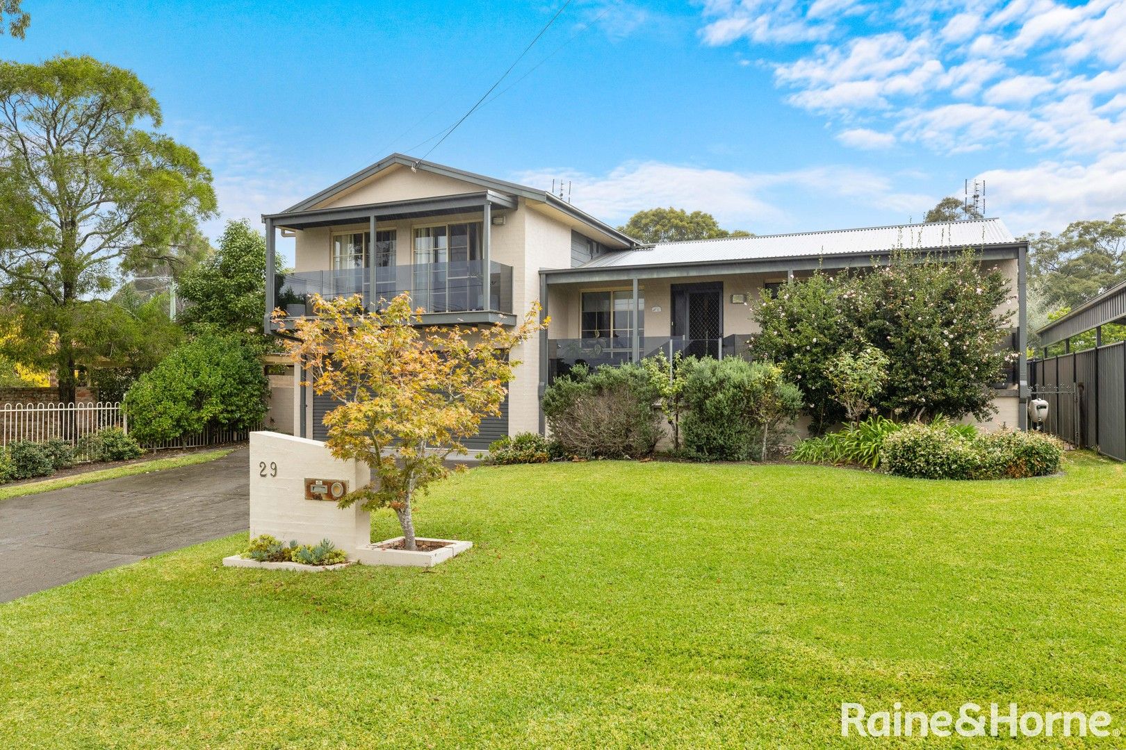 5 bedrooms House in 29 Caroola Parade NORTH NOWRA NSW, 2541