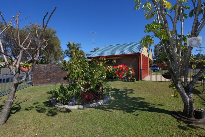 1 Kylee Crescent, ALEXANDRA HEADLAND QLD 4572, Image 2