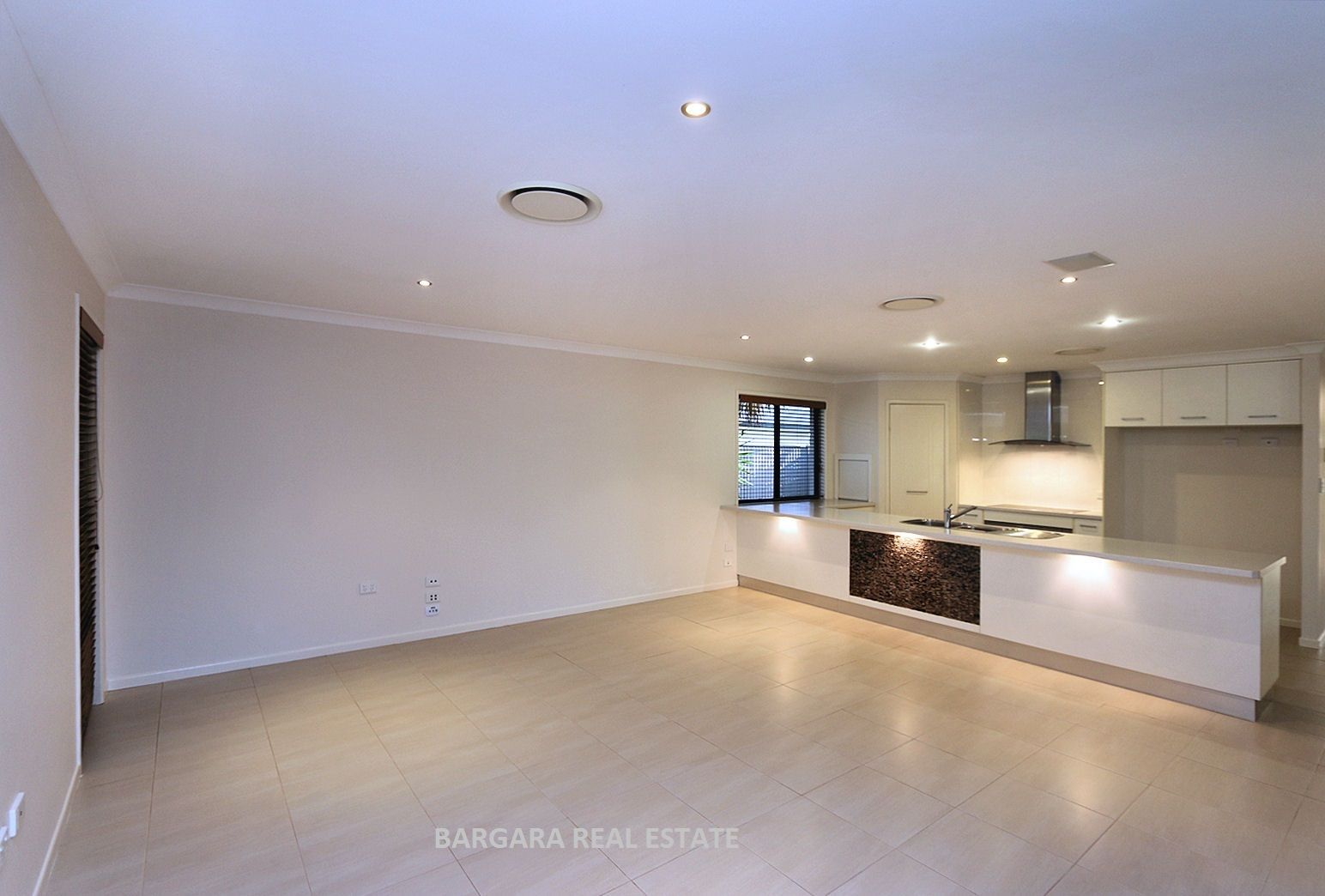 8 Jasmine Ct, Kalkie QLD 4670, Image 2