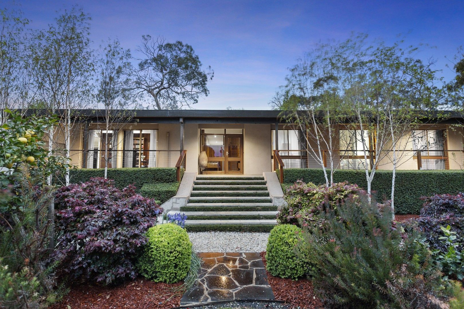 5 bedrooms House in 51 Fulton Road MOUNT ELIZA VIC, 3930