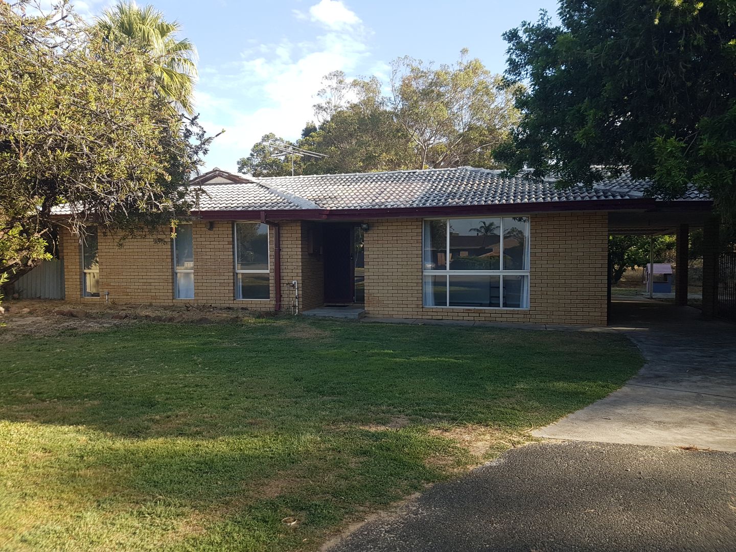 3 bedrooms House in 27 Kalmia Way FORRESTFIELD WA, 6058