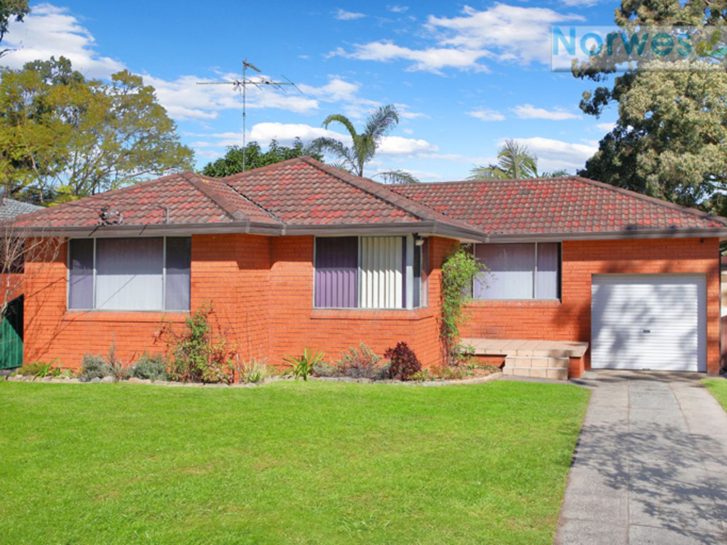 40 Gibbon Road, Winston Hills Property History & Address Research