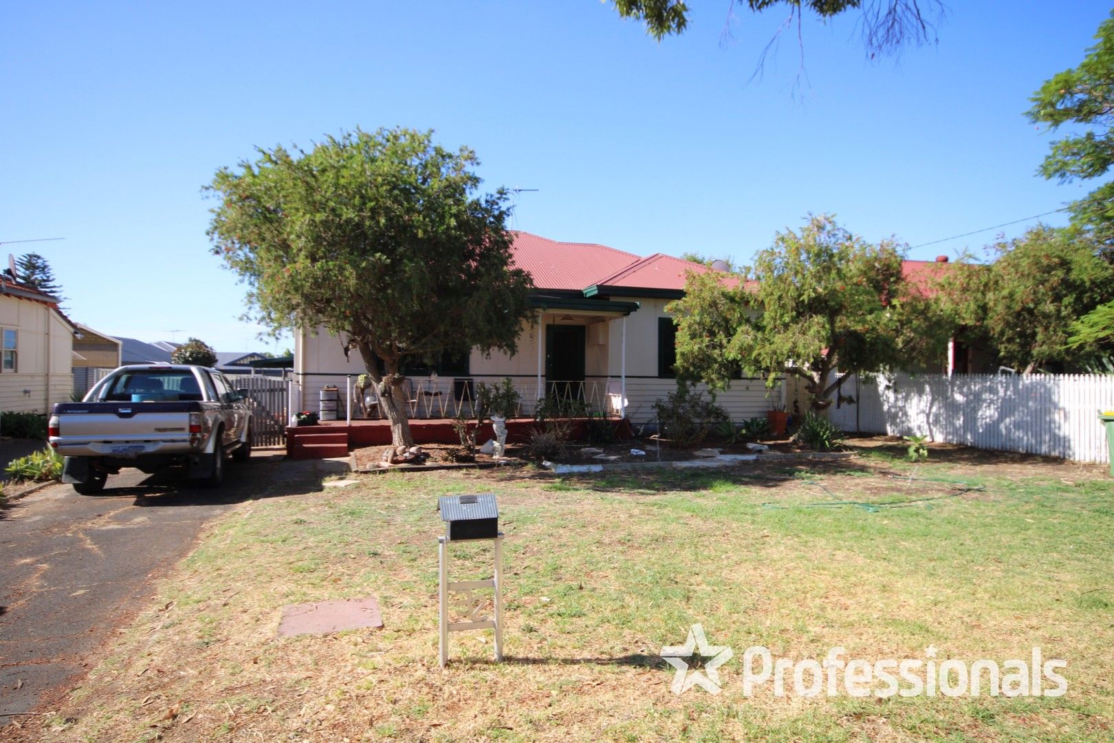 32 Queensbury Street, South Bunbury WA 6230, Image 0