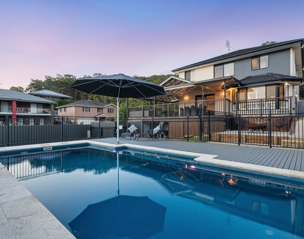 2 Bluerock Close, Fennell Bay NSW 2283