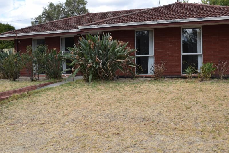 3 bedrooms House in Brinckley Crescent KOONDOOLA WA, 6064