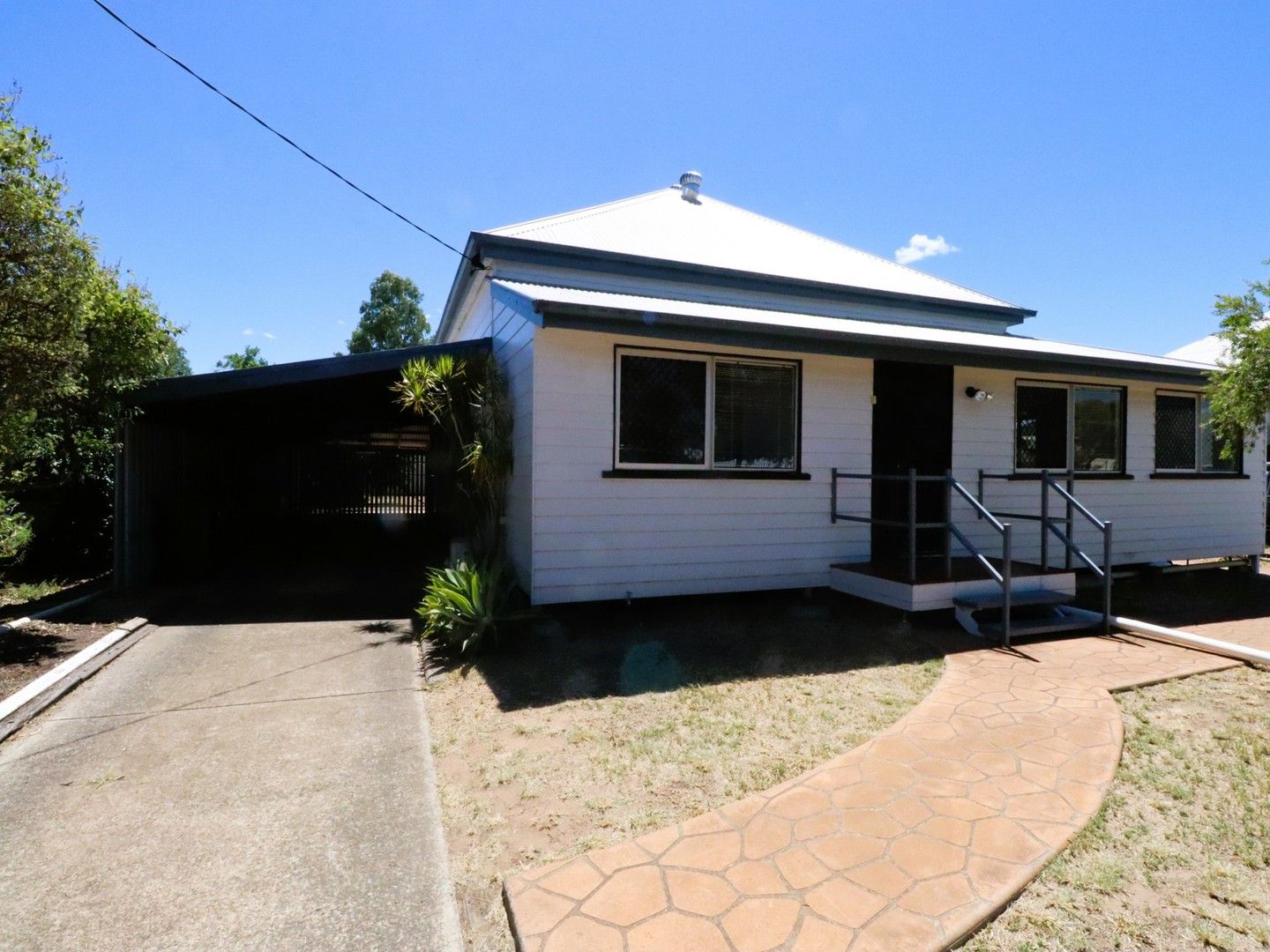 4 bedrooms House in 23 Conlan Street ROMA QLD, 4455
