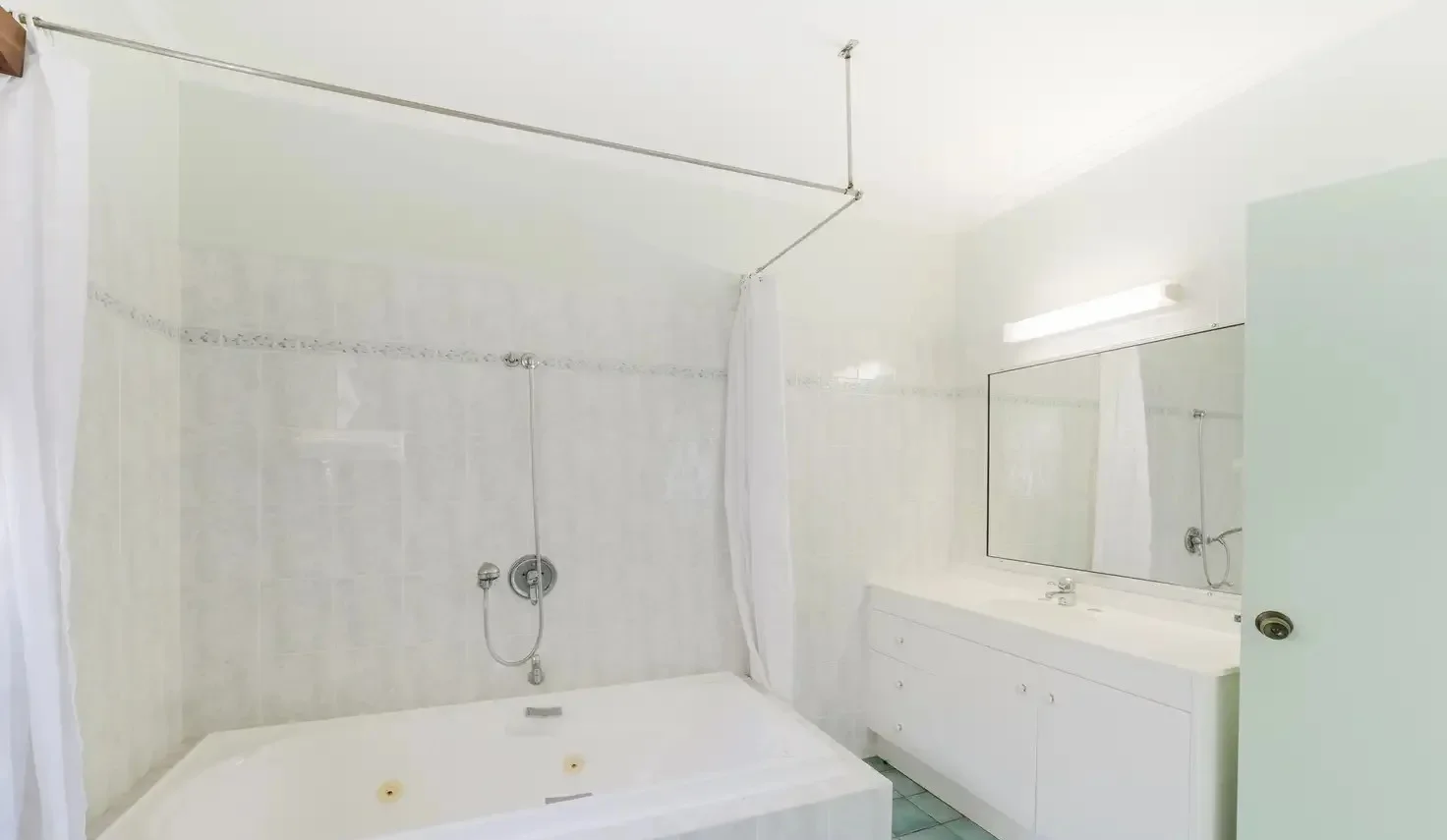 Additional image 13 of 13 Coconut Grove, Ball Bay QLD 4741