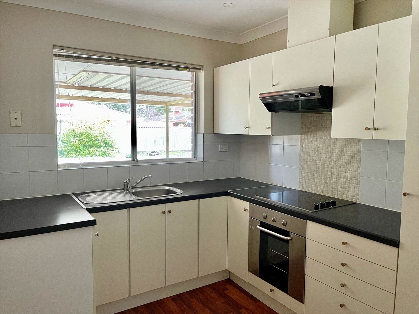 3 bedrooms House in 57 PARTRIDGE WAY THORNLIE WA, 6108