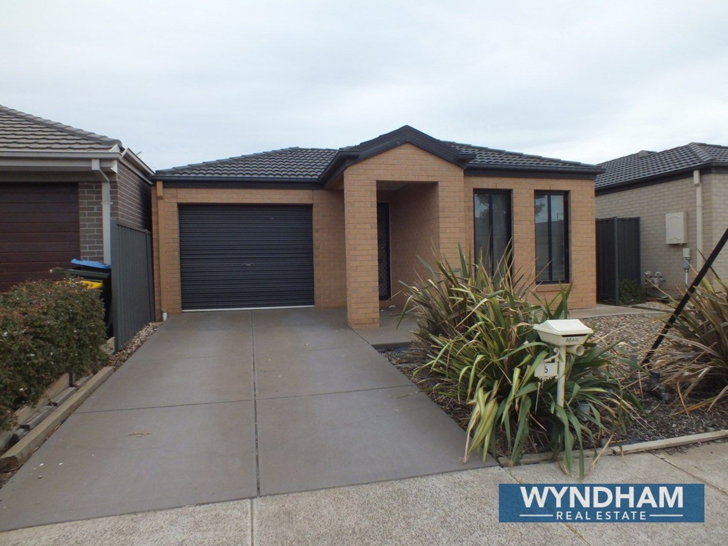 5 Hawkstone Road, Manor Lakes VIC 3024, Image 0