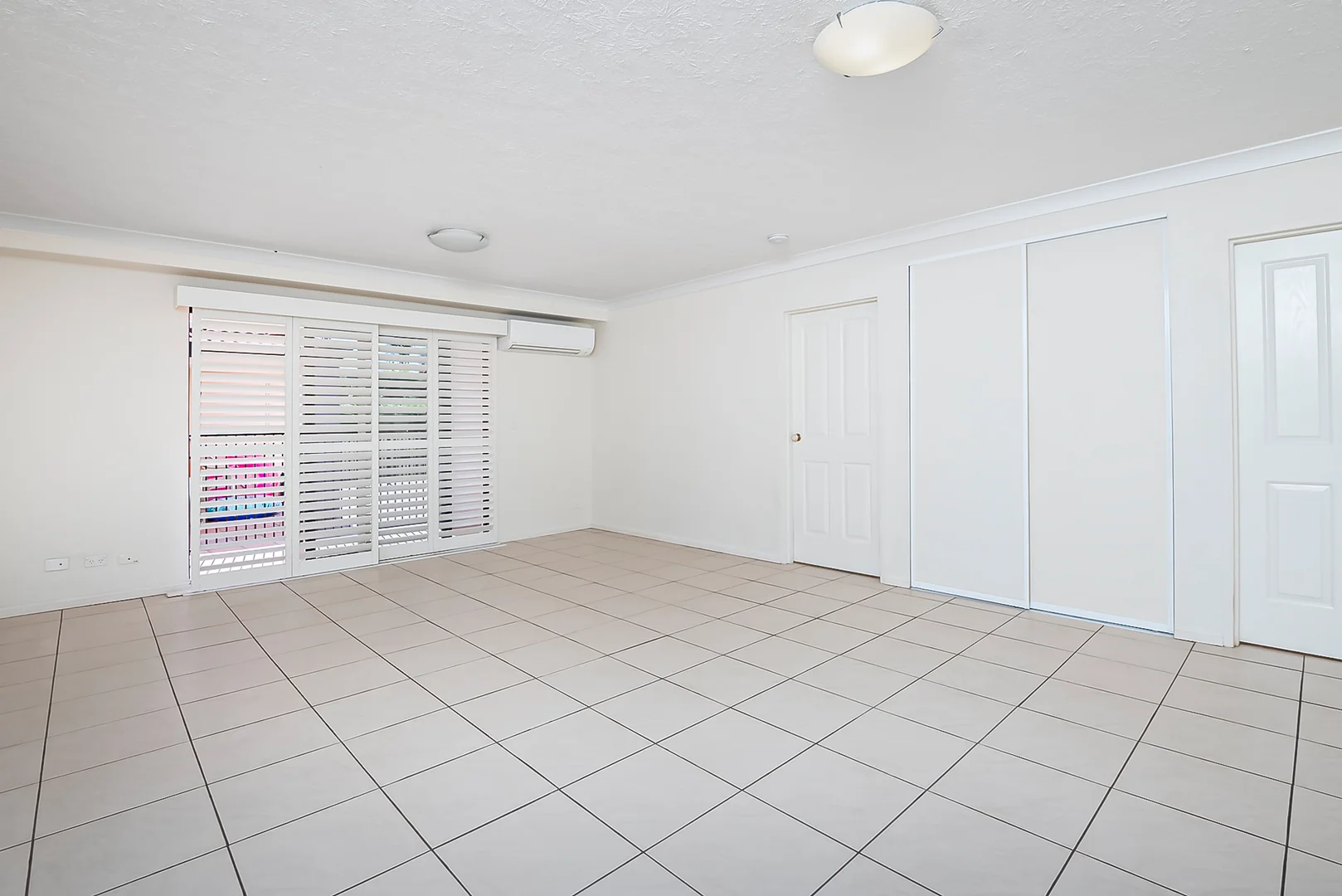 Additional image 4 of 1/10-12 Darrambal Street, Surfers Paradise QLD 4217