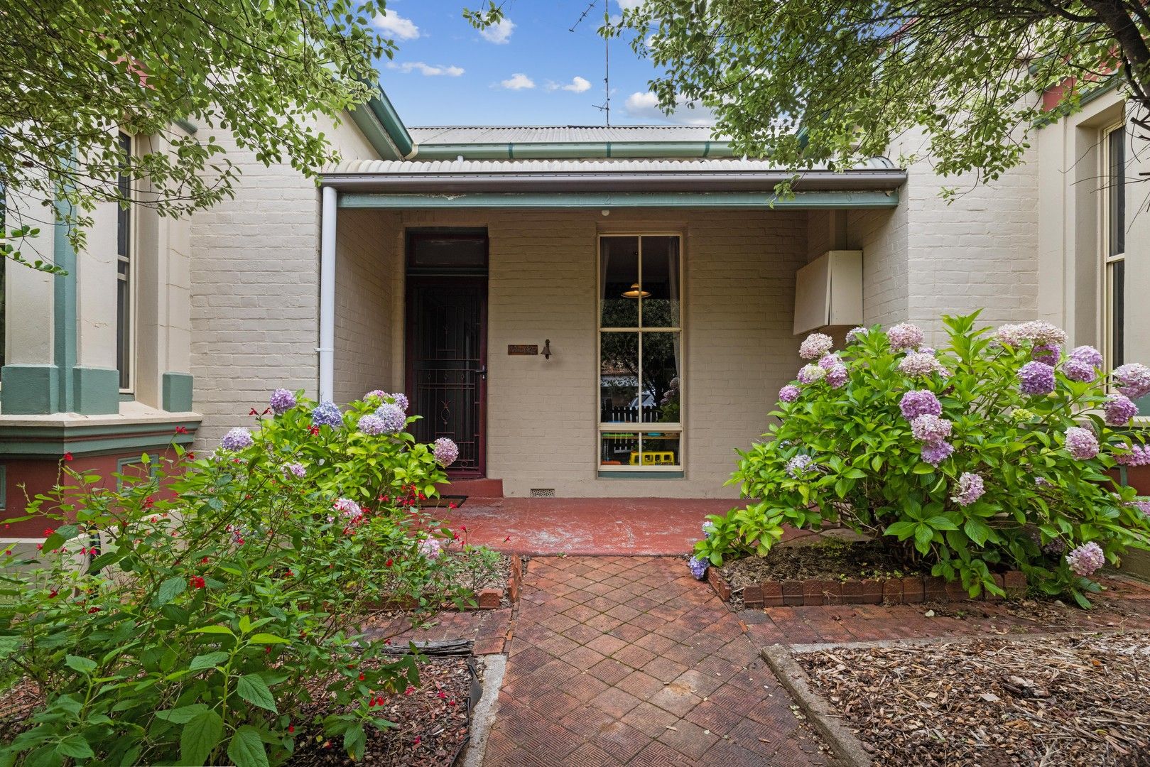 4 bedrooms House in 2 Victoria Parade GOULBURN NSW, 2580