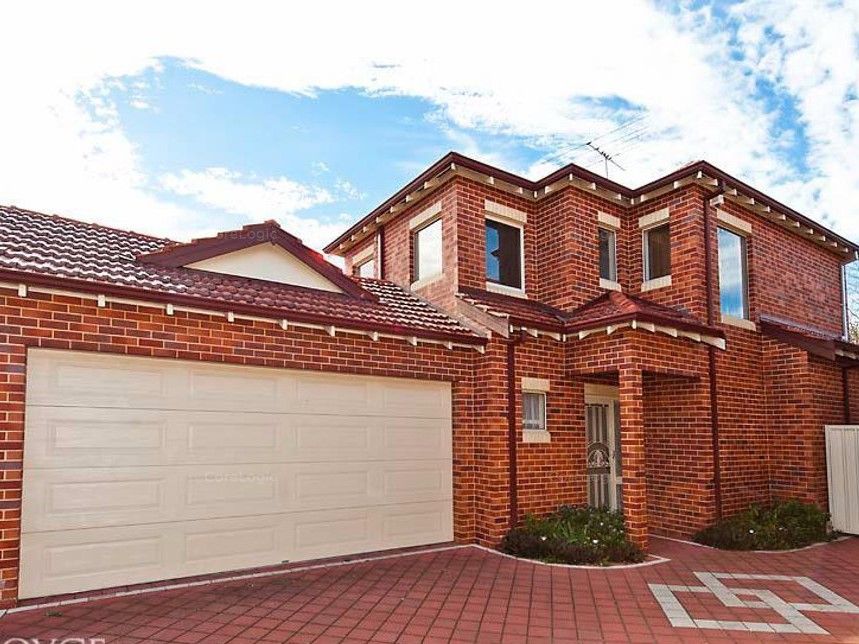 3 bedrooms Townhouse in 44C Rushton Street BURSWOOD WA, 6100
