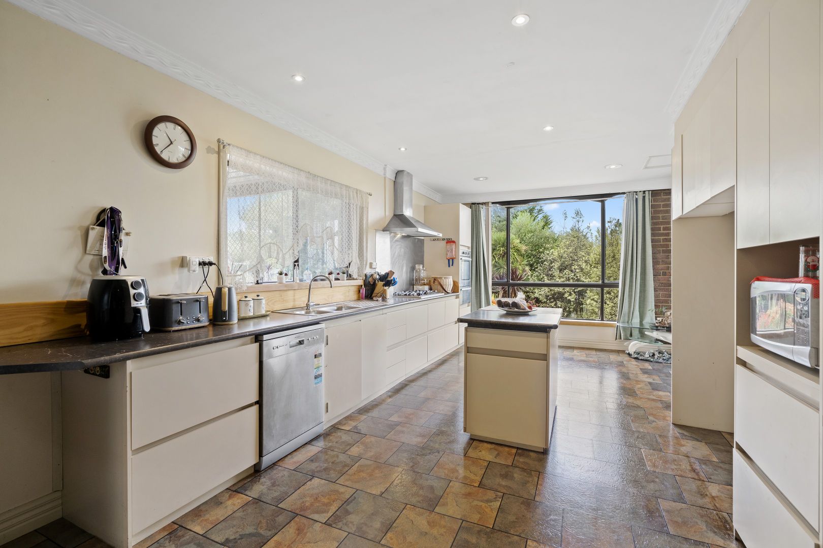 1 Barrett Street, Upper Ferntree Gully VIC 3156 House For Rent 550