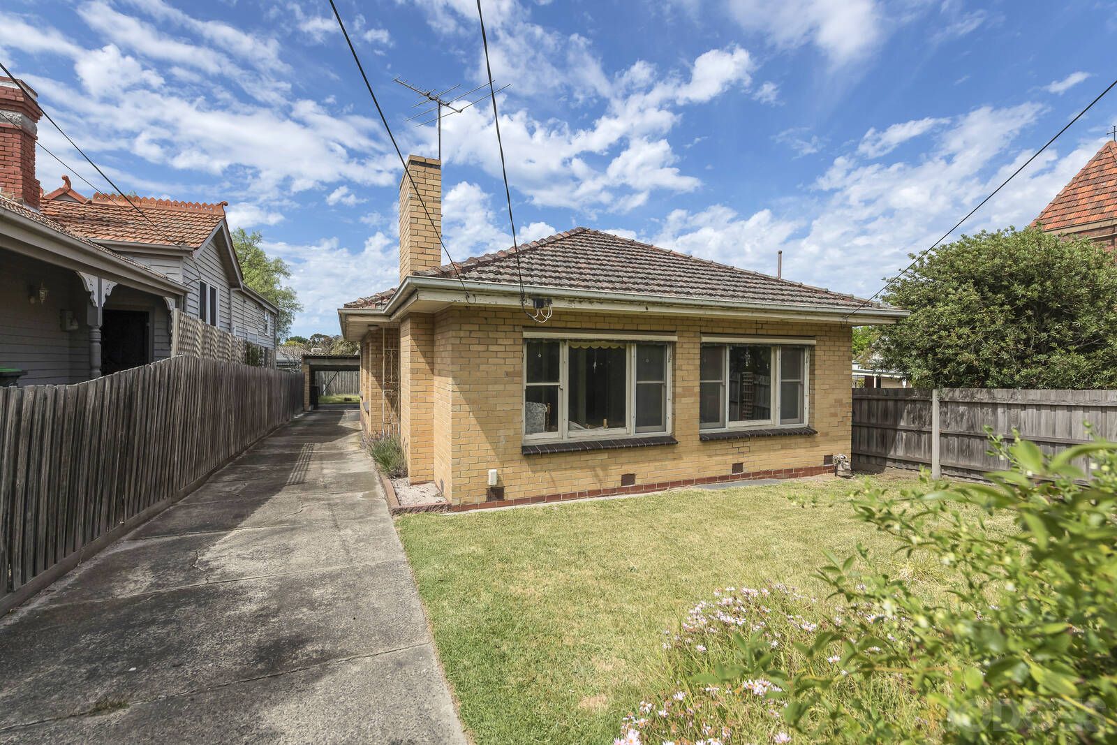 18 Thomas Street, Hampton VIC 3188, Image 2